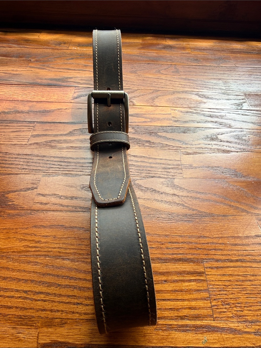 Classic Brown Leather Men's Belt with Contrast Stitching